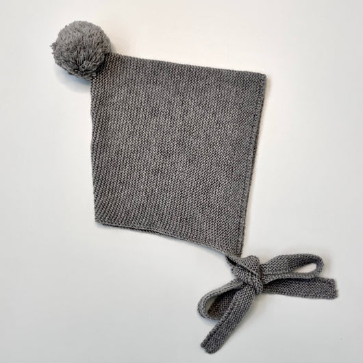 La Coqueta Grey Knitted Bonnet: 12 Months