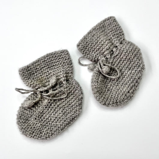 Olivier London Grey Cashmere Booties: 0-6 Months