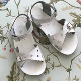 Saltwater Sun-San White Sweetheart Sandals: secondhand used preloved